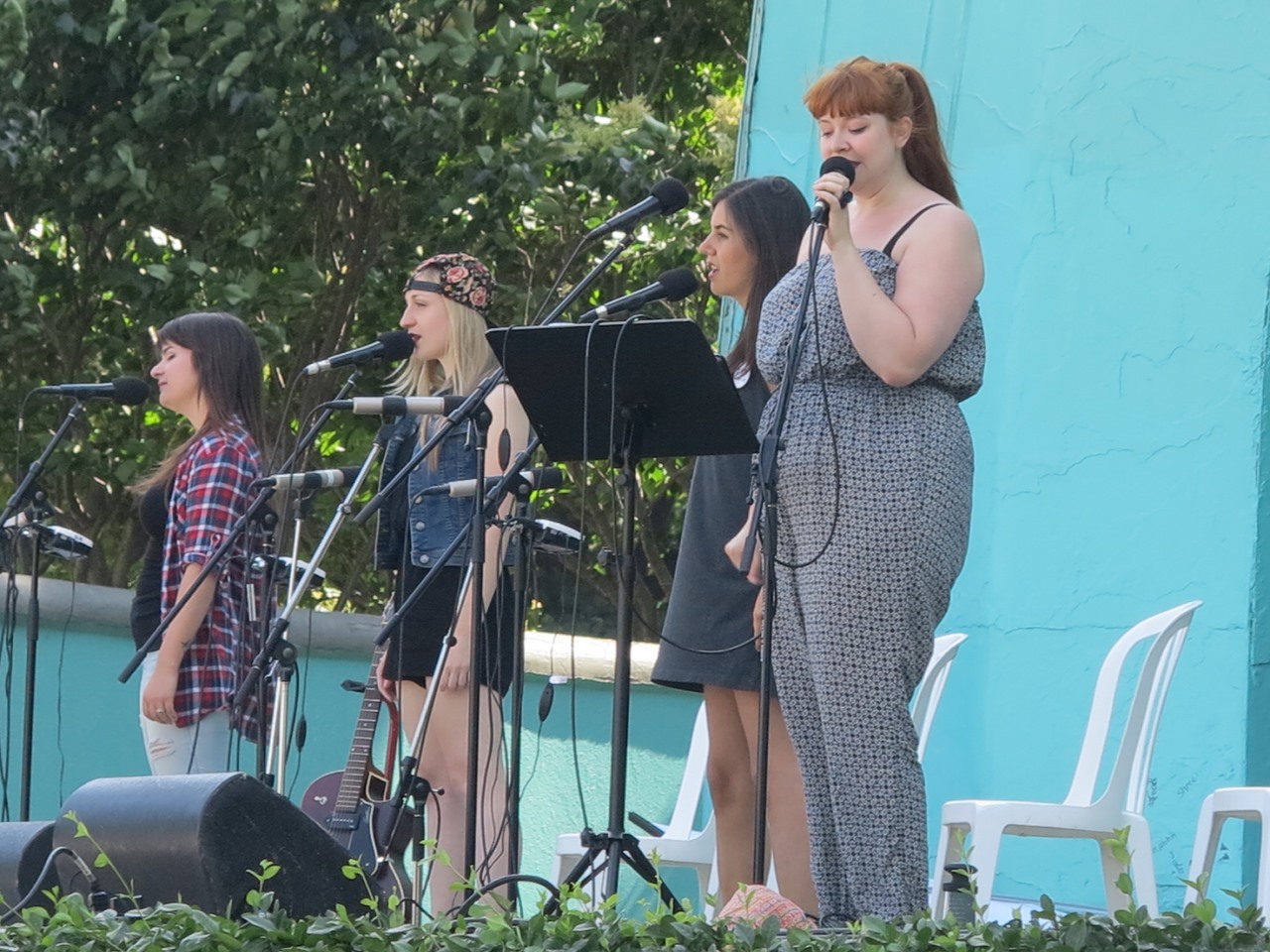 Florence K donne de la voix à Welland
