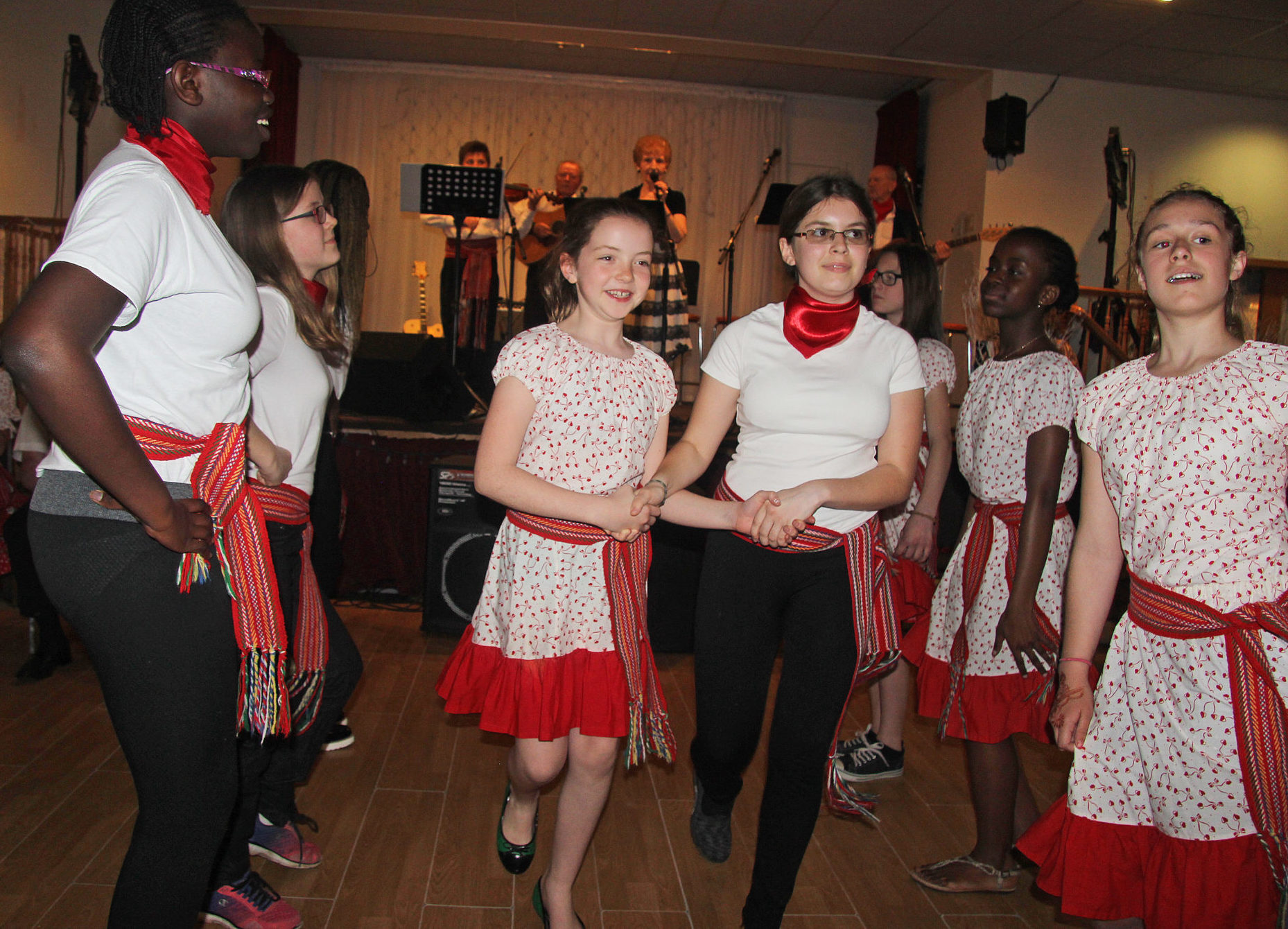 Festival des arts folkloriques du Niagara : une ambiance de feu avec Sofifran